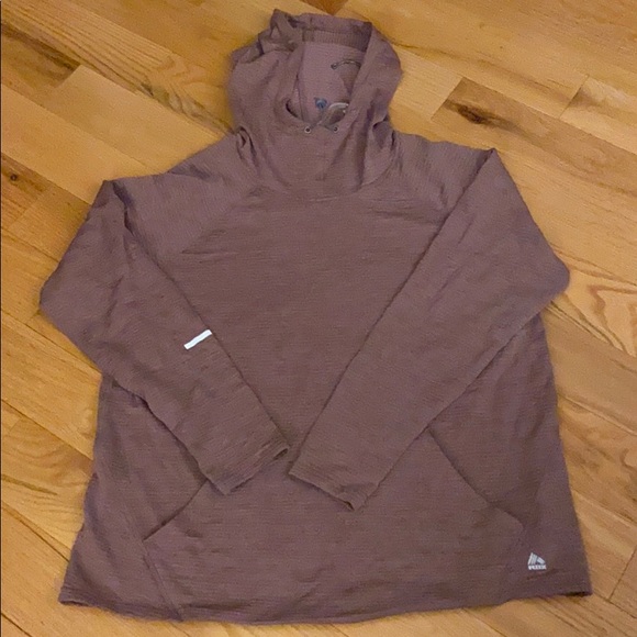 Reebok Tops - Reebok hoodie